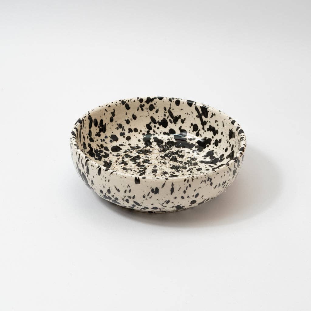 Keramisk vegetabilsk riveskål hvid/sort